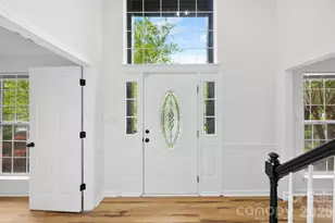 8413 Woodford Bridge Dr, Charlotte, NC 28216 - Photo 3