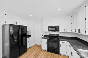 8413 Woodford Bridge Dr, Charlotte, NC 28216 - Photo 13