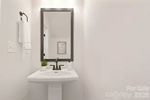 3009 Sloan Dr, Charlotte, NC 28208 - Photo 17