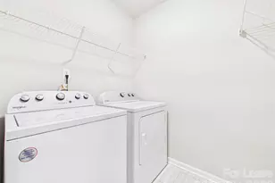 9058 Stoney Waters Ct, Charlotte, NC 28215 - Photo 17