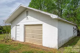 7448 W Nc 27 Hwy, Vale, NC 28168 - Photo 33