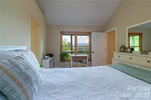219 Sandalwood Dr, Whittier, NC 28789 - Photo 17