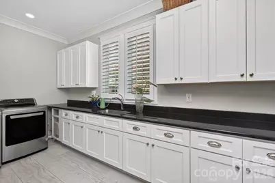 328 Melbourne Court, Charlotte, NC 28209 - Photo 25