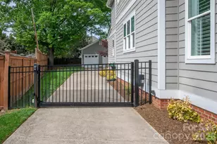 328 Melbourne Ct, Charlotte, NC 28209 - Photo 41