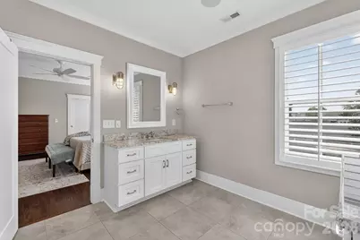 328 Melbourne Court, Charlotte, NC 28209 - Photo 33