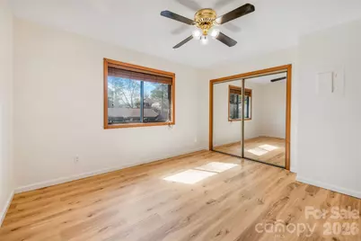 521 Courtwood Lane #8, Hendersonville, NC 28739 - Photo 7