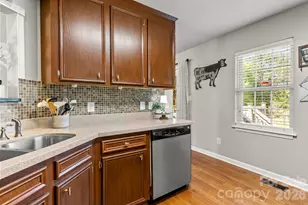 1478 Farmington Hills Dr, Conover, NC 28613 - Photo 11