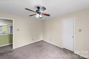 2902 Royal Fern Ln, Charlotte, NC 28215 - Photo 27