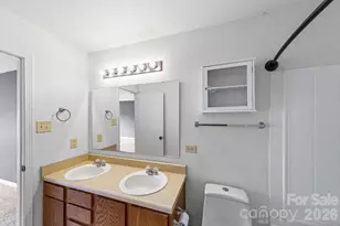 2902 Royal Fern Ln, Charlotte, NC 28215 - Photo 21