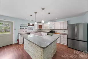 2902 Royal Fern Ln, Charlotte, NC 28215 - Photo 3