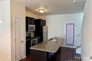 12716 Persimmon Tree Dr, Charlotte, NC 28273 - Photo 5