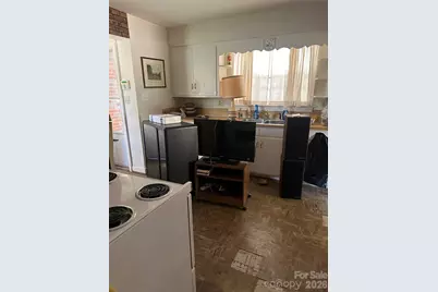 2760 19th Avenue NE, Hickory, NC 28601 - Photo 9