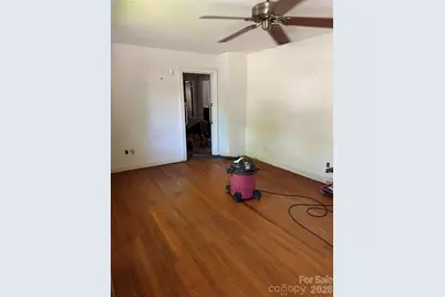 2760 19th Avenue NE, Hickory, NC 28601 - Photo 3