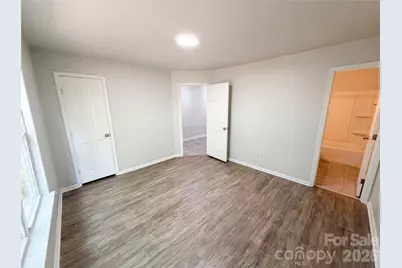 2324 Valleyview Drive, Charlotte, NC 28215 - Photo 9