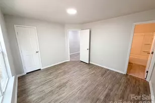 2324 Valleyview Dr, Charlotte, NC 28215 - Photo 9