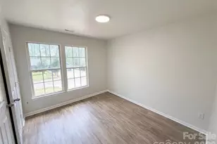 2324 Valleyview Dr, Charlotte, NC 28215 - Photo 11