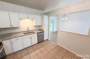 2324 Valleyview Dr, Charlotte, NC 28215 - Photo 7