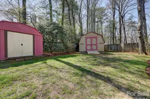 150 Westview Dr, Hendersonville, NC 28791 - Photo 29