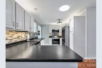 150 Westview Drive, Hendersonville, NC 28791 - Photo 9