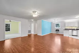 150 Westview Dr, Hendersonville, NC 28791 - Photo 5