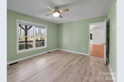 150 Westview Drive, Hendersonville, NC 28791 - Photo 15