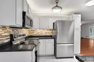 150 Westview Dr, Hendersonville, NC 28791 - Photo 7