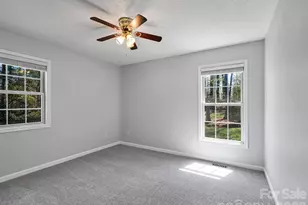 150 Westview Dr, Hendersonville, NC 28791 - Photo 17