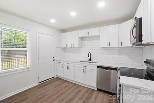 6608 Rosecran Dr, Charlotte, NC 28215 - Photo 9