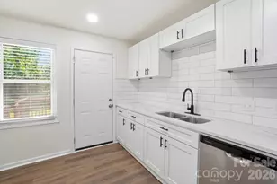 6608 Rosecran Dr, Charlotte, NC 28215 - Photo 13