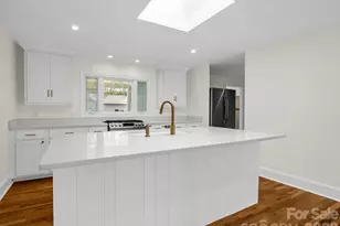 212 Vance Ave, Black Mountain, NC 28711 - Photo 9