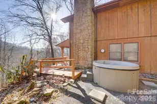 106 Sage Ct, Maggie Valley, NC 28716 - Photo 3