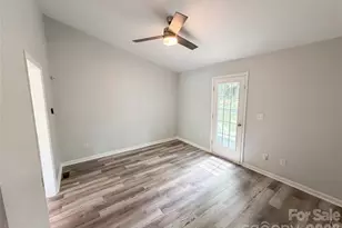 6628 Cool Water Ct, Charlotte, NC 28215 - Photo 13