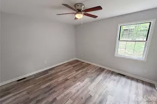 6628 Cool Water Ct, Charlotte, NC 28215 - Photo 19