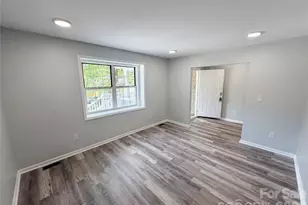 6628 Cool Water Ct, Charlotte, NC 28215 - Photo 9