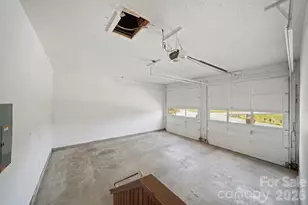 100 Forest Park Dr, Hendersonville, NC 28792 - Photo 29