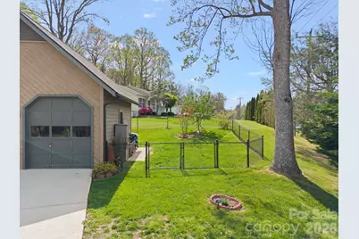 100 Forest Park Drive, Hendersonville, NC 28792 - Photo 33