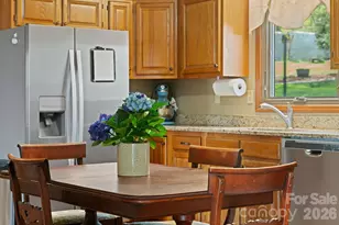 100 Forest Park Dr, Hendersonville, NC 28792 - Photo 5