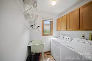 100 Forest Park Dr, Hendersonville, NC 28792 - Photo 15