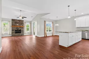 237 Leyland Cir, Hendersonville, NC 28792 - Photo 5