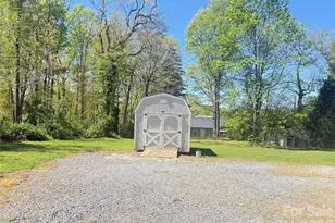 2925 Pine St, Claremont, NC 28610 - Photo 3