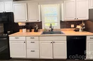 2925 Pine St, Claremont, NC 28610 - Photo 13