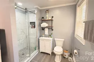 2925 Pine St, Claremont, NC 28610 - Photo 17