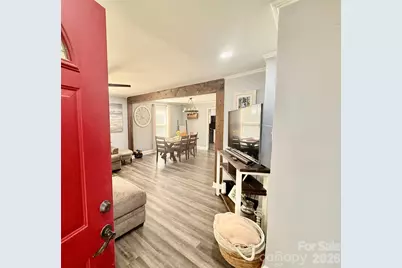 2925 Pine Street, Claremont, NC 28610 - Photo 5