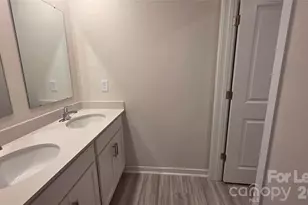 11305 Cardinal Crk Ave, Charlotte, NC 28215 - Photo 23