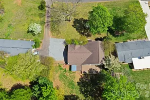 2036 Hickory Hills Dr, Denver, NC 28037 - Photo 3