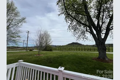 93 Laycock Road, Hendersonville, NC 28792 - Photo 5