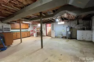 93 Laycock Rd, Hendersonville, NC 28792 - Photo 31