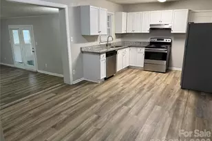 749 Edgerton Dr, Charlotte, NC 28269 - Photo 5