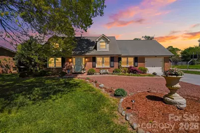 2315 29th Avenue Drive NE, Hickory, NC 28601 - Photo 1