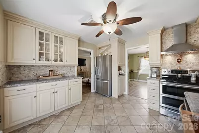 2315 29th Avenue Drive NE, Hickory, NC 28601 - Photo 11